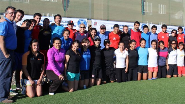 Former Women’s U.S. Women’s National Team soccer players Linda and Kate with 30 soccer coaches in Valparaiso and Viña del Mar. 