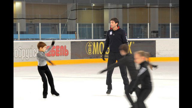 Evan Lysacek leads one of many ice skating sessions for the young people of Belarus.