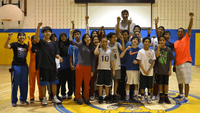 The Indonesian visitors met NBA star Gheorghe Mureșan and scrimmaged with his youth boy’s team.
