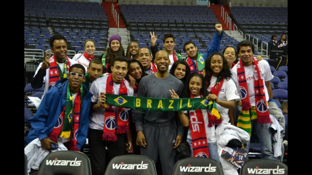 The Brazilian Sports Visitors have an opportunity to meet NBA players at the Washington, D.C. Wizards game.