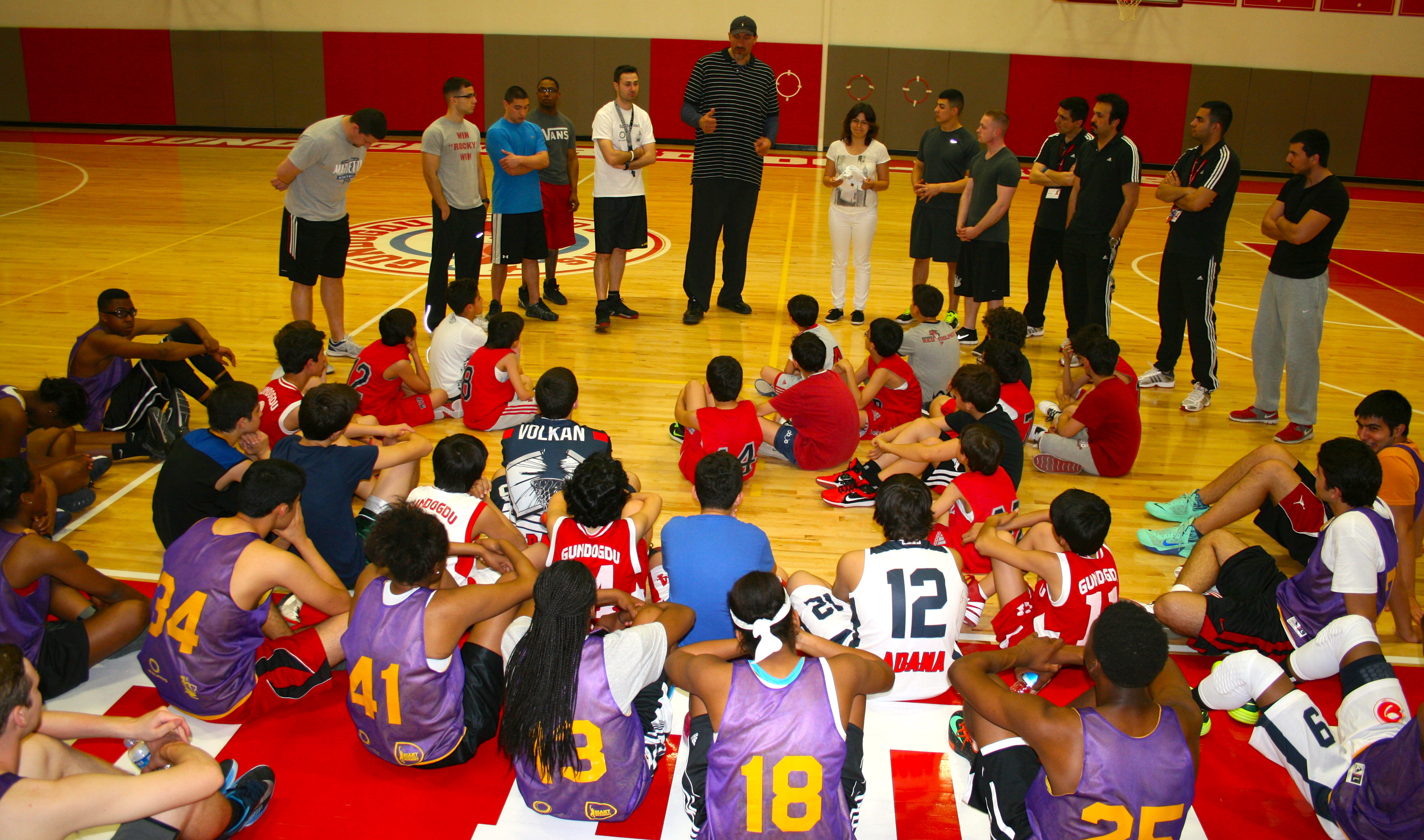 “You are the leaders of tomorrow and education is your main goal,” Gheorghe Muresan told the over 200 participants at three clinics, organized in Adana and Mersin