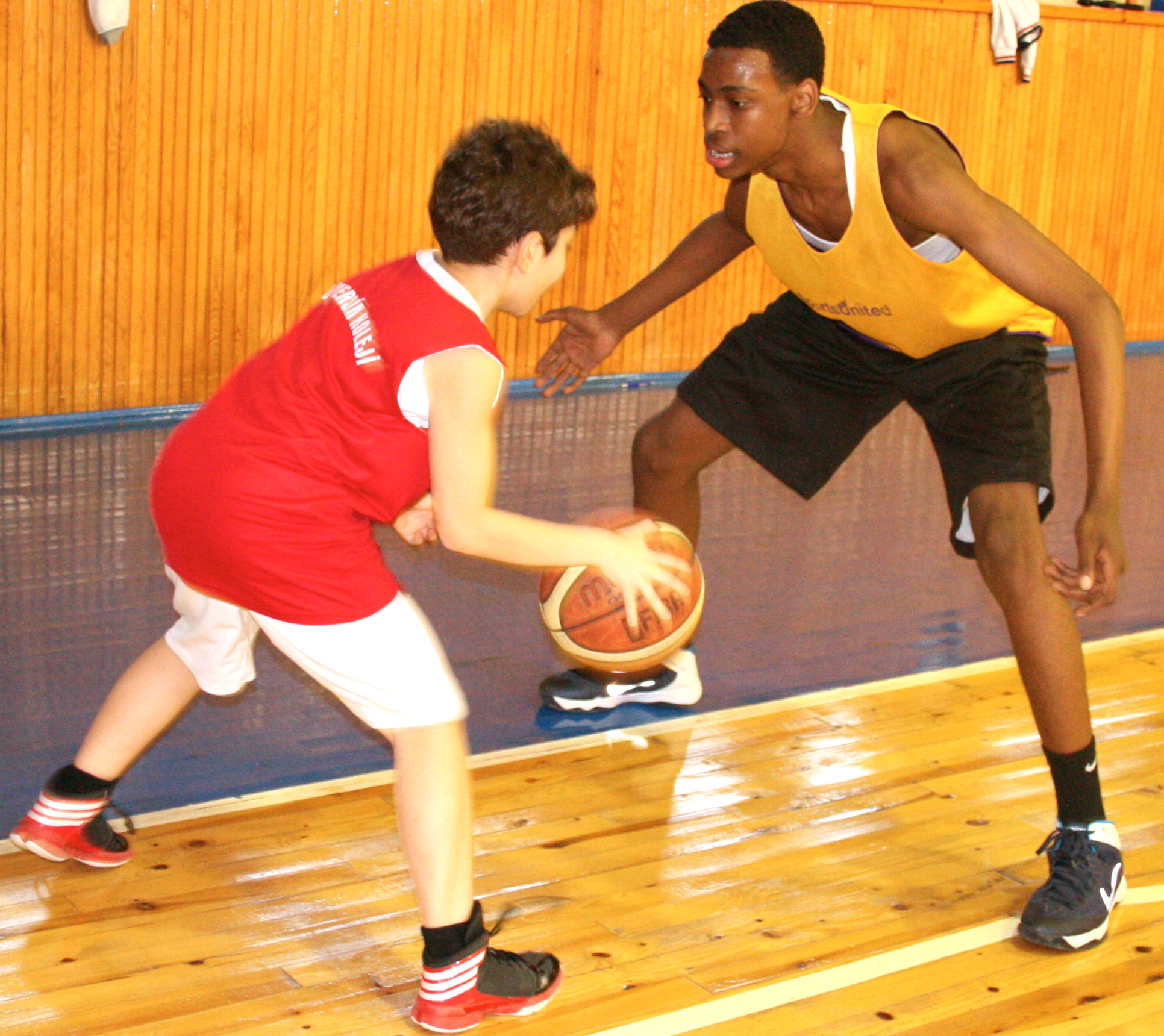 Visiting American youth basketball players were Gheorghe Muresan’s coaching staff during clinics in Southern Turkey