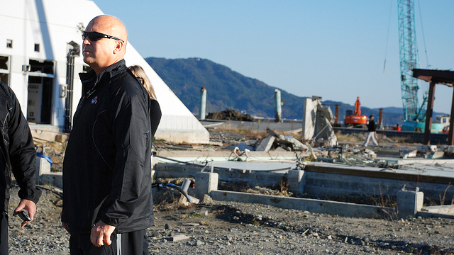 Cal Ripken visits Tohoku, a tsunami-struck area in Japan.