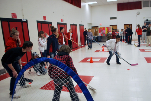 The Russian visitors teach an indoor clinic for Abingdon Elementary School students in Arlington, VA.