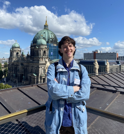 Mario explores Berlin.