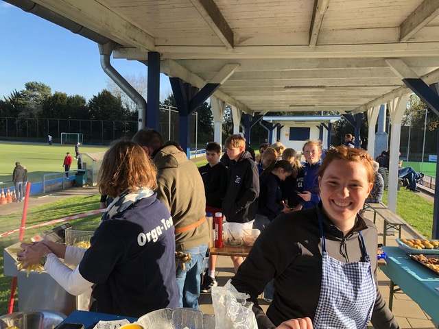 Phoebe enjoys connecting with others over sports and volunteering in the community.