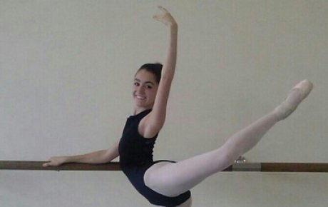 Alana Krafsur in a ballet pose