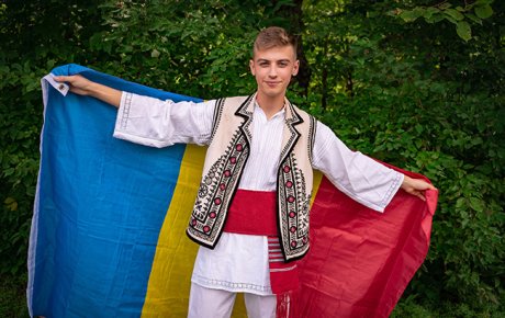 image of eduard in a cape