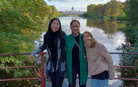 image of Anna with friends