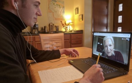 guy chatting with woman on laptop