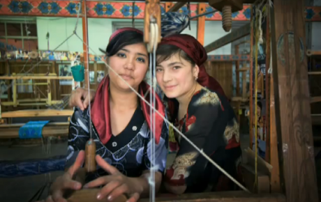 A photo from the collection of Vivian Leskes, an American English professor and English Language Specialist who taught English in Turkmenistan, Uzbekistan, and the Russian Federation. 