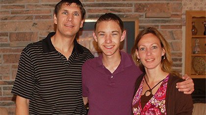 NSLI-Y Participant Grant J. with his parents.