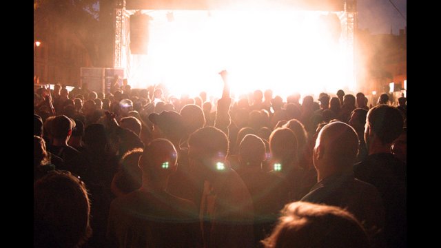 Ozomatli’s outdoor performance in Warsaw, Poland drew large crowds.