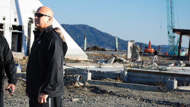 Cal Ripken visits Tohoku, a tsunami-struck area in Japan.