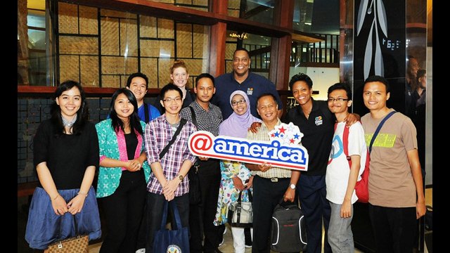 The Envoys visit the &quot;@america&quot; facility in Jakarta. &quot;@america&quot; is a cultural center where you can explore and experience the United States.