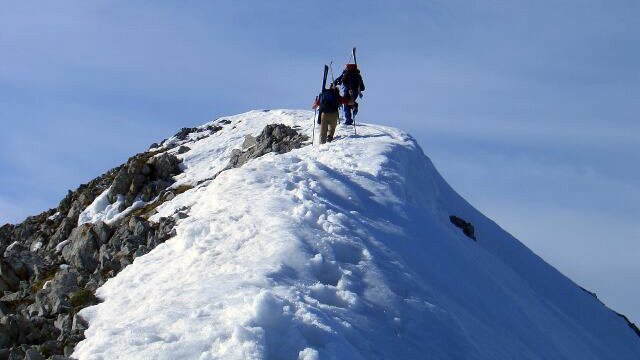  Ilina Arsova, Global Sports Mentoring Program Alumna, trains on snowy mountain peaks.