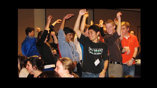 YES Abroad applicants and YES alumni dance together.