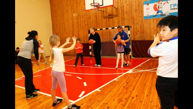 More skills and drills with the WNBA Sports Envoys.