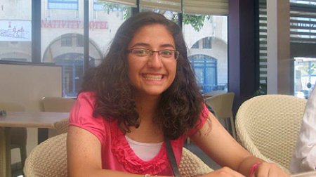 Lara Kasbari. Lara Kasbari.