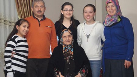 Samantha with her host family